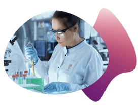 Scientist performing qPCR assay v23